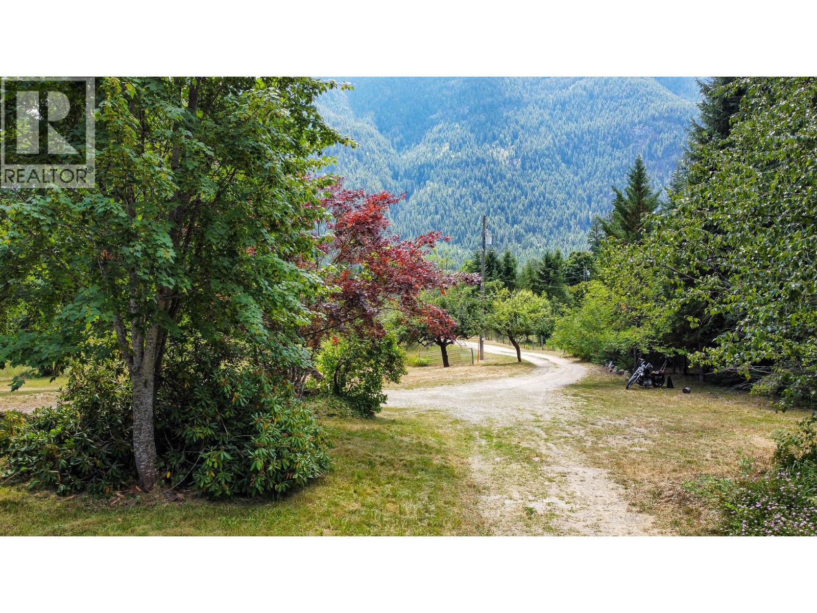 Photo 4 of 3026 Upper Slocan Park Road, Slocan Park BC