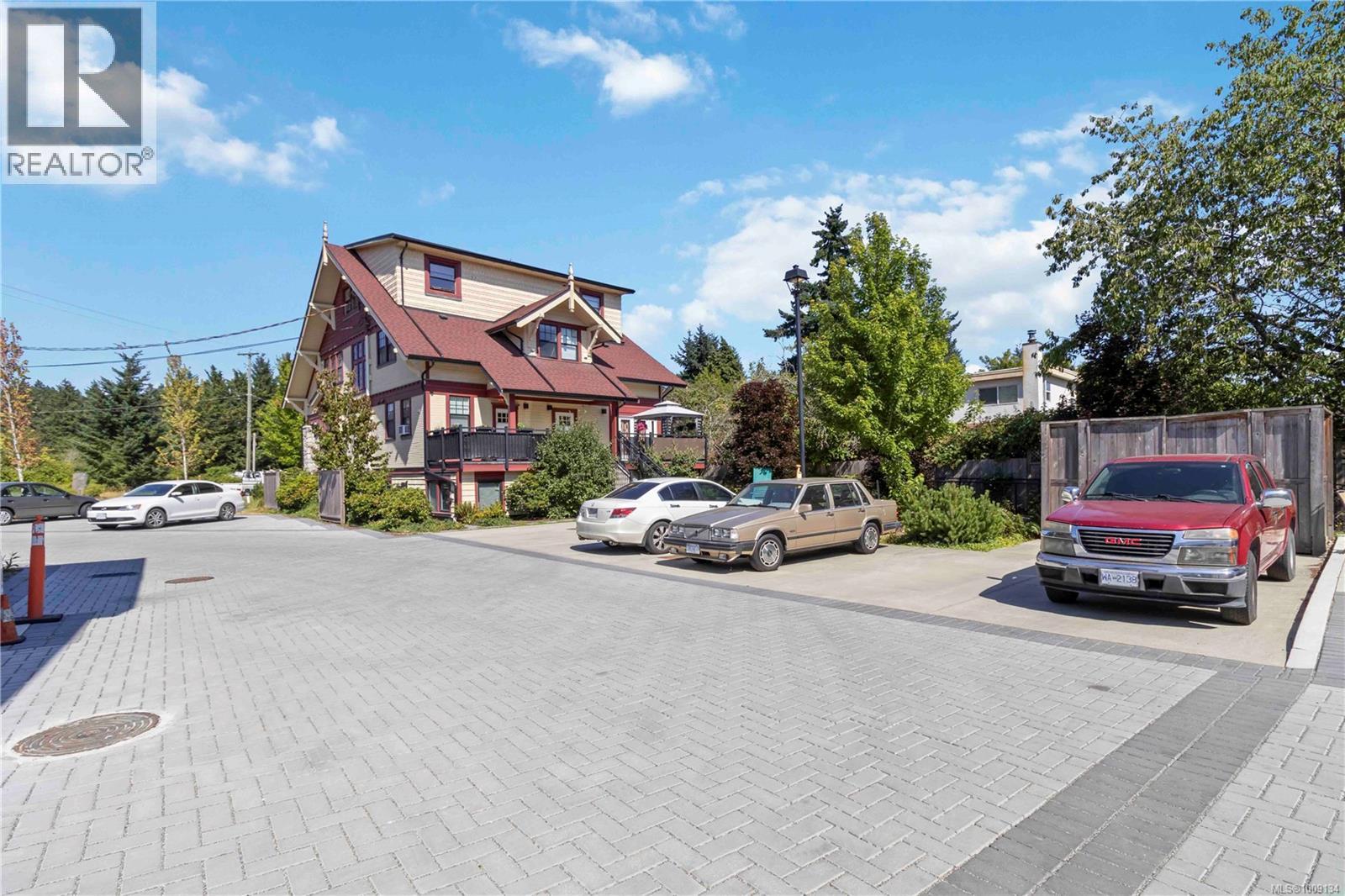  1181 Stelly's Cross Road, Central Saanich