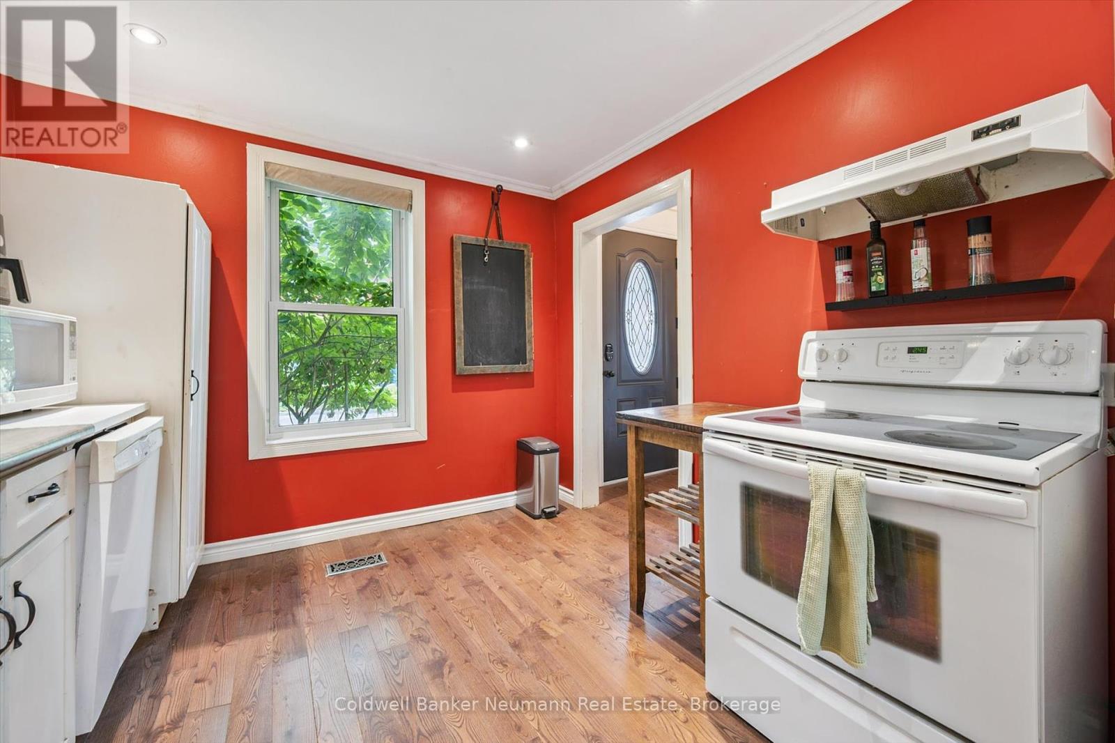 Photo 10 of 49 Dublin Street S, Guelph ON
