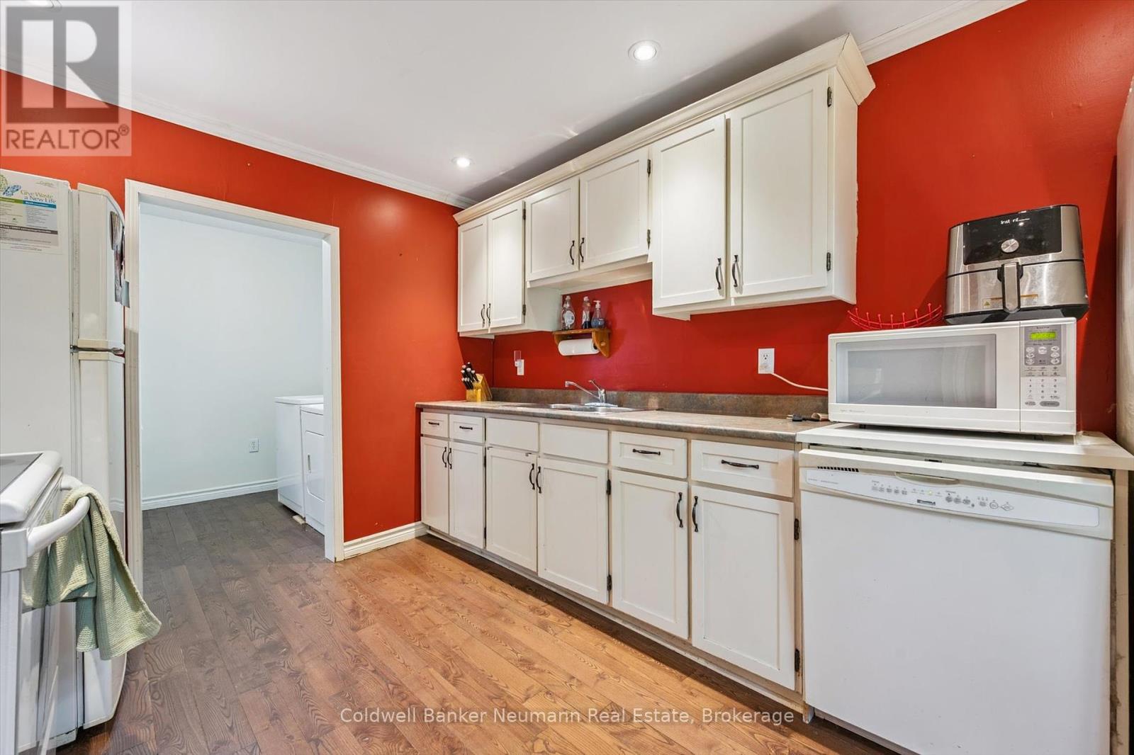 Photo 12 of 49 Dublin Street S, Guelph ON