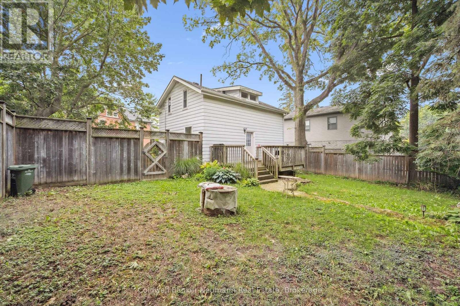 Photo 23 of 49 Dublin Street S, Guelph ON
