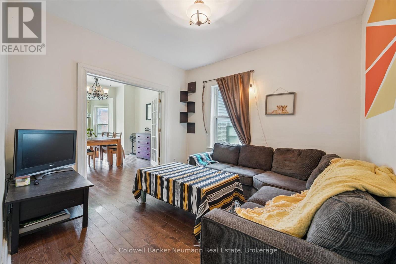 Photo 8 of 49 Dublin Street S, Guelph ON
