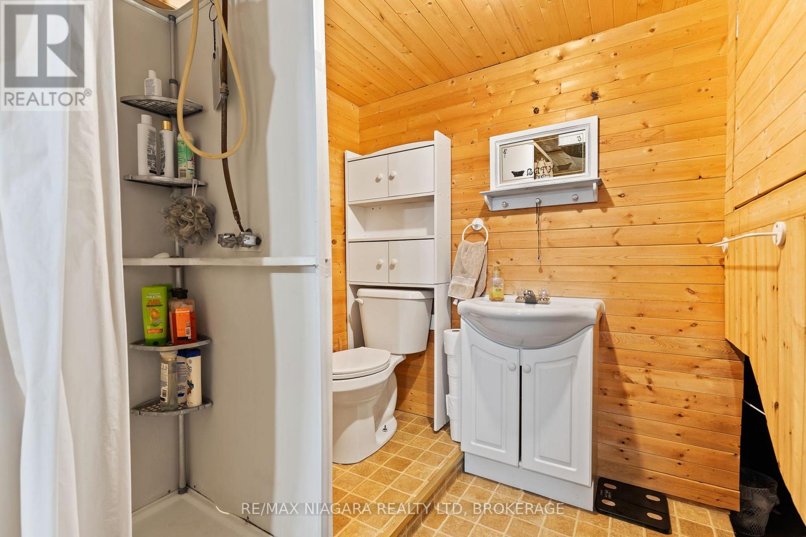 Photo 5 of 7463 Marieclaude Avenue, Niagara Falls ON