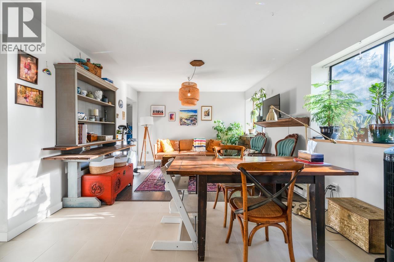 Photo 27 of 3003 Sunnyhurst Road, North Vancouver BC