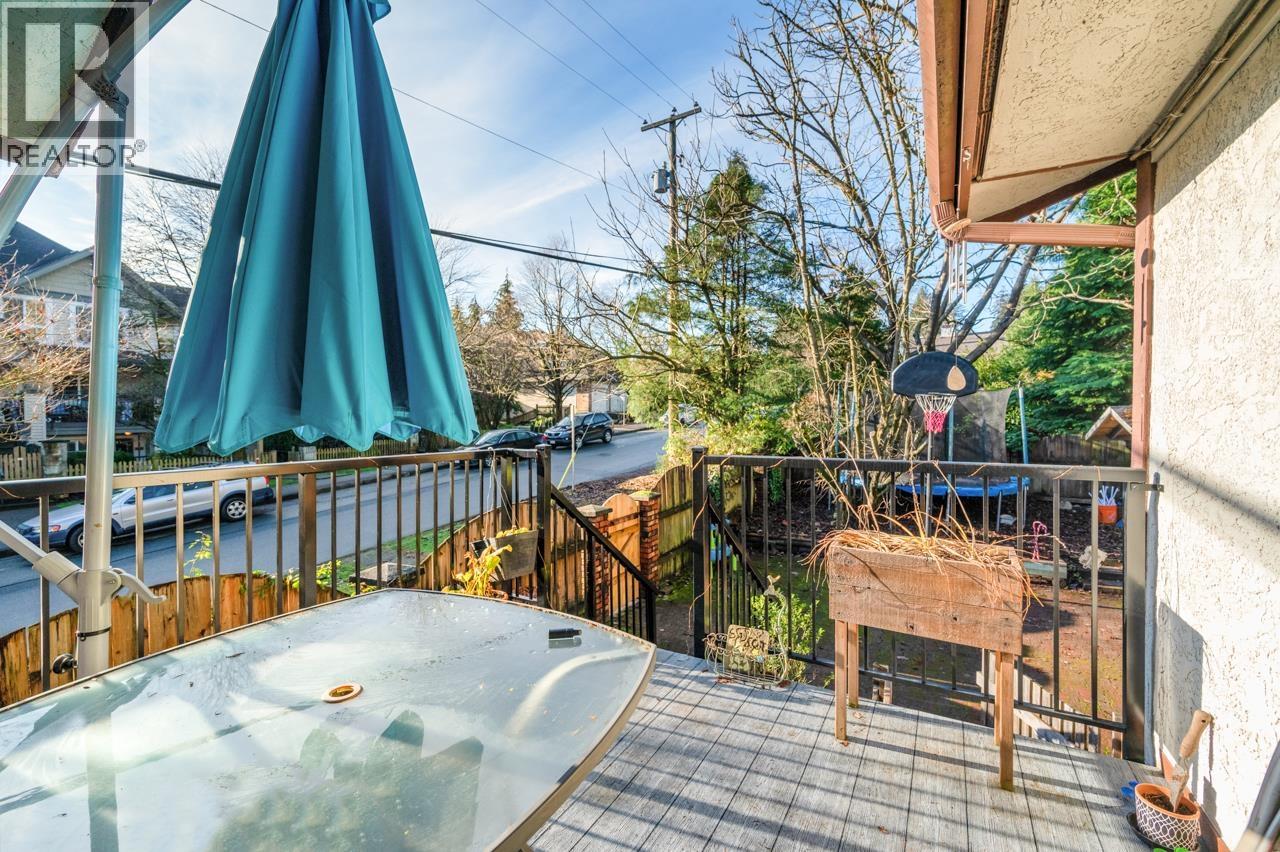 Photo 20 of 3003 Sunnyhurst Road, North Vancouver BC