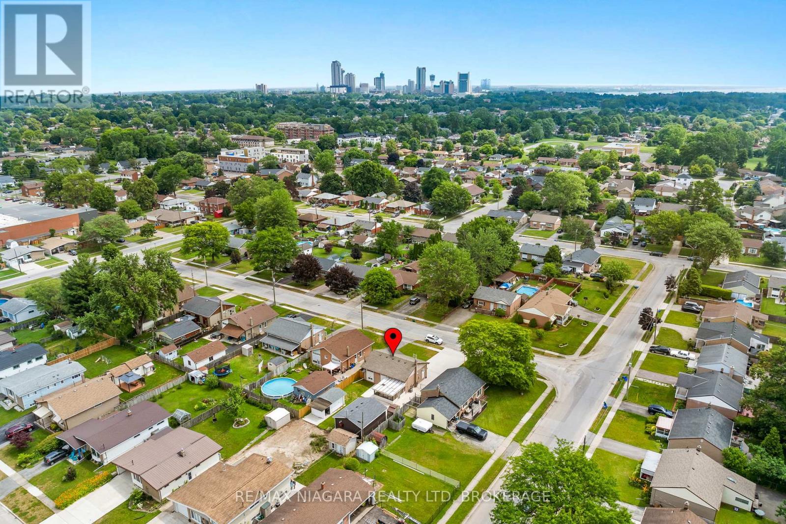 Photo 14 of 7463 Marieclaude Avenue, Niagara Falls ON