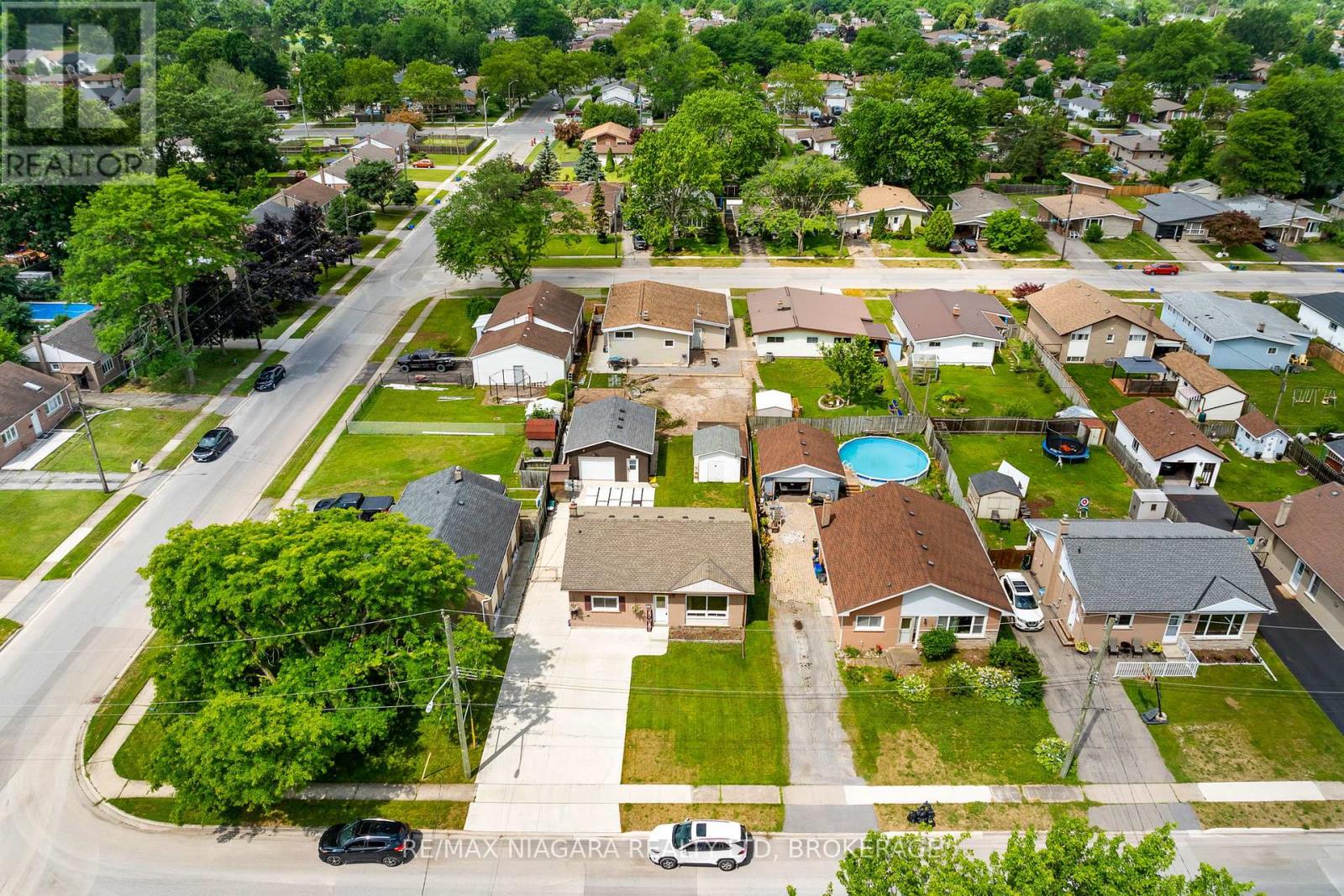 Photo 4 of 7463 Marieclaude Avenue, Niagara Falls ON