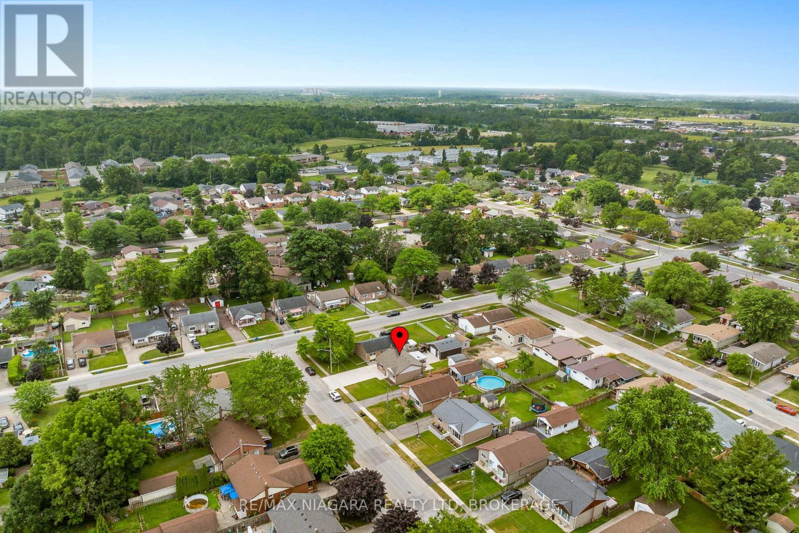 Photo 2 of 7463 Marieclaude Avenue, Niagara Falls ON