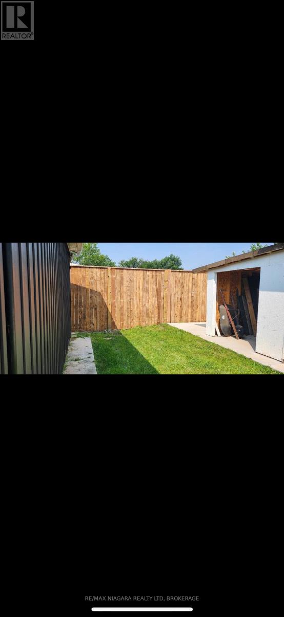 Photo 32 of 7463 Marieclaude Avenue, Niagara Falls ON