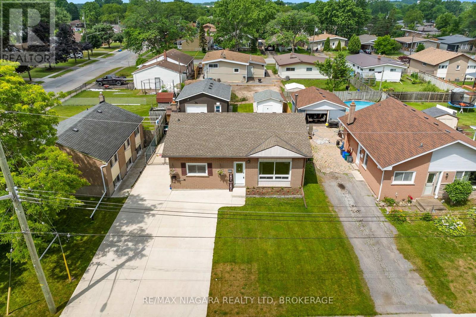 Photo 12 of 7463 Marieclaude Avenue, Niagara Falls ON