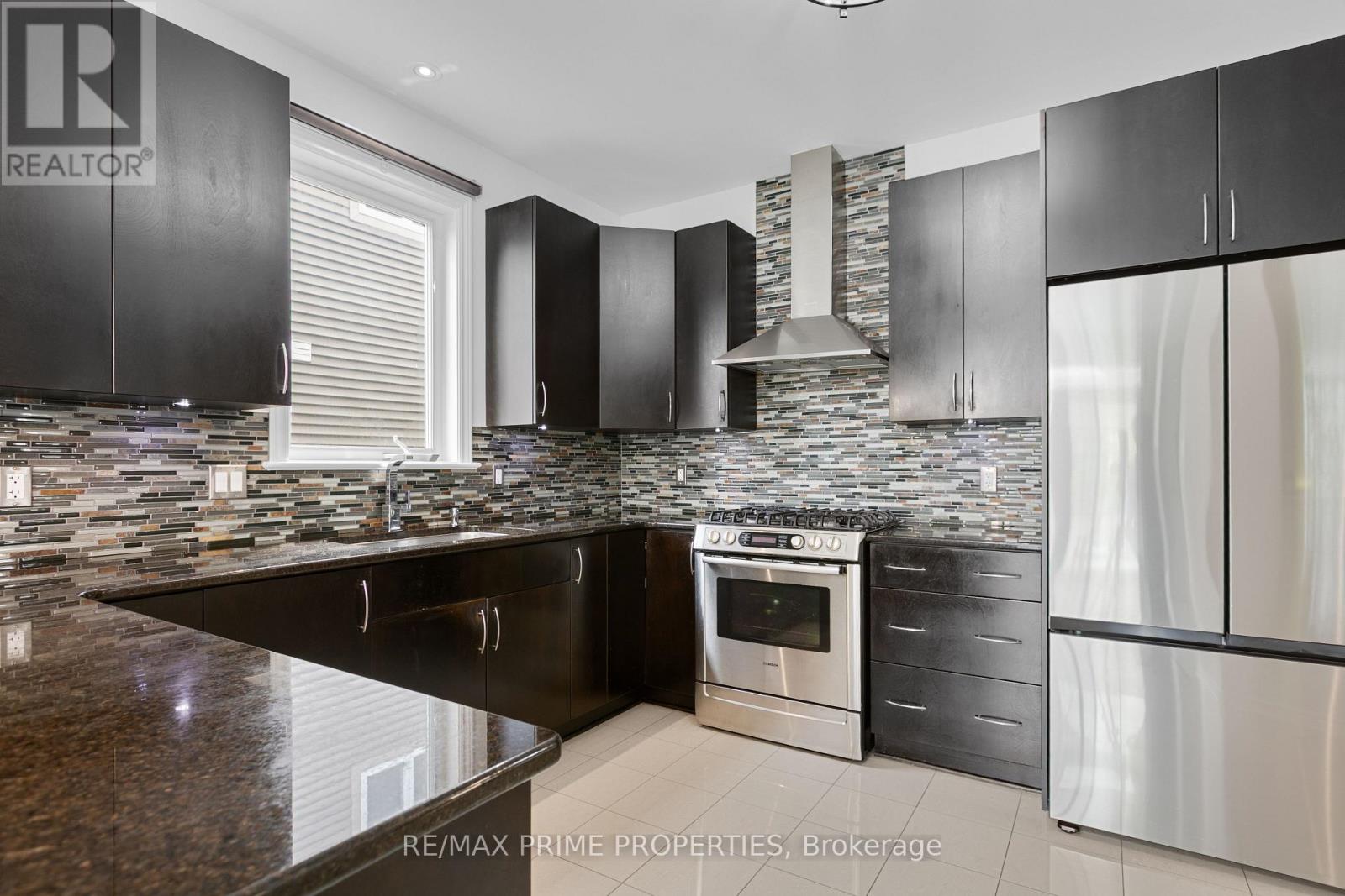 Photo 18 of 526 Golden Sedge Way, Ottawa ON