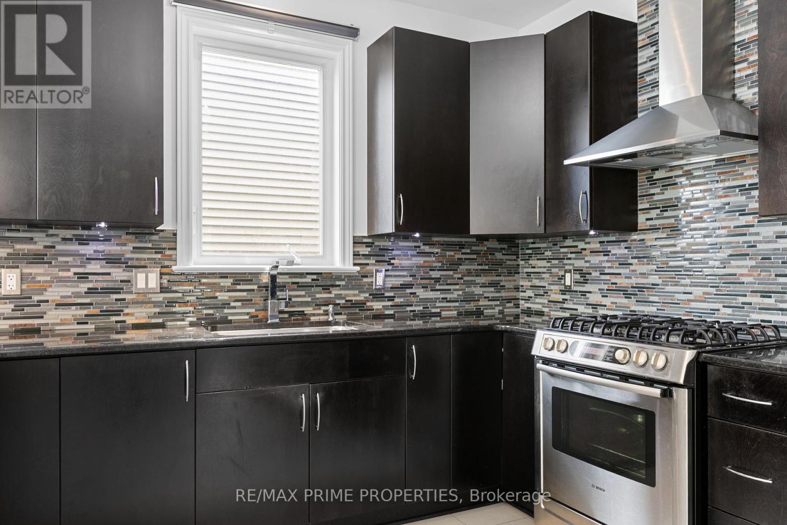 Photo 19 of 526 Golden Sedge Way, Ottawa ON