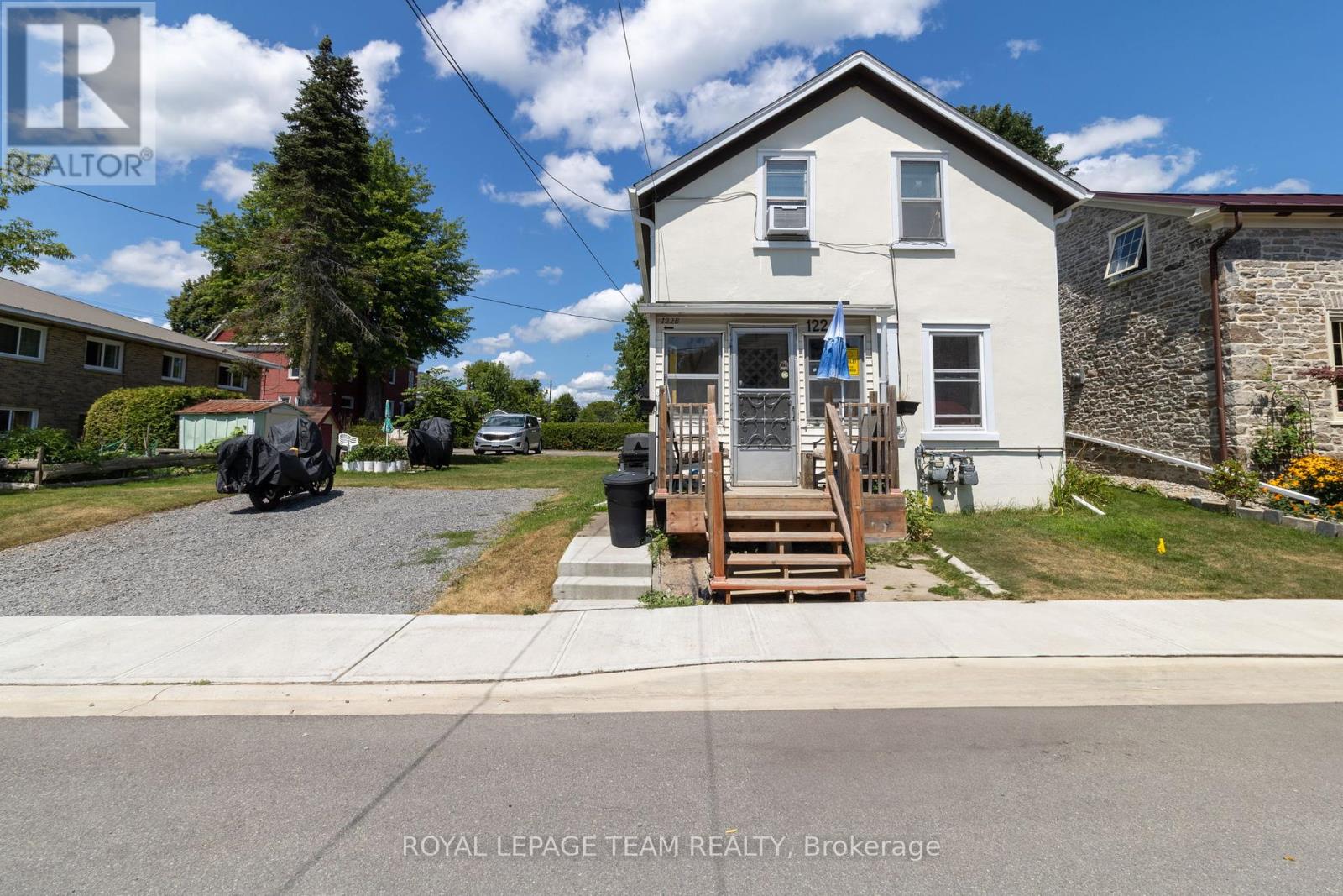 Photo 2 of 122 Dibble Street E, Prescott ON