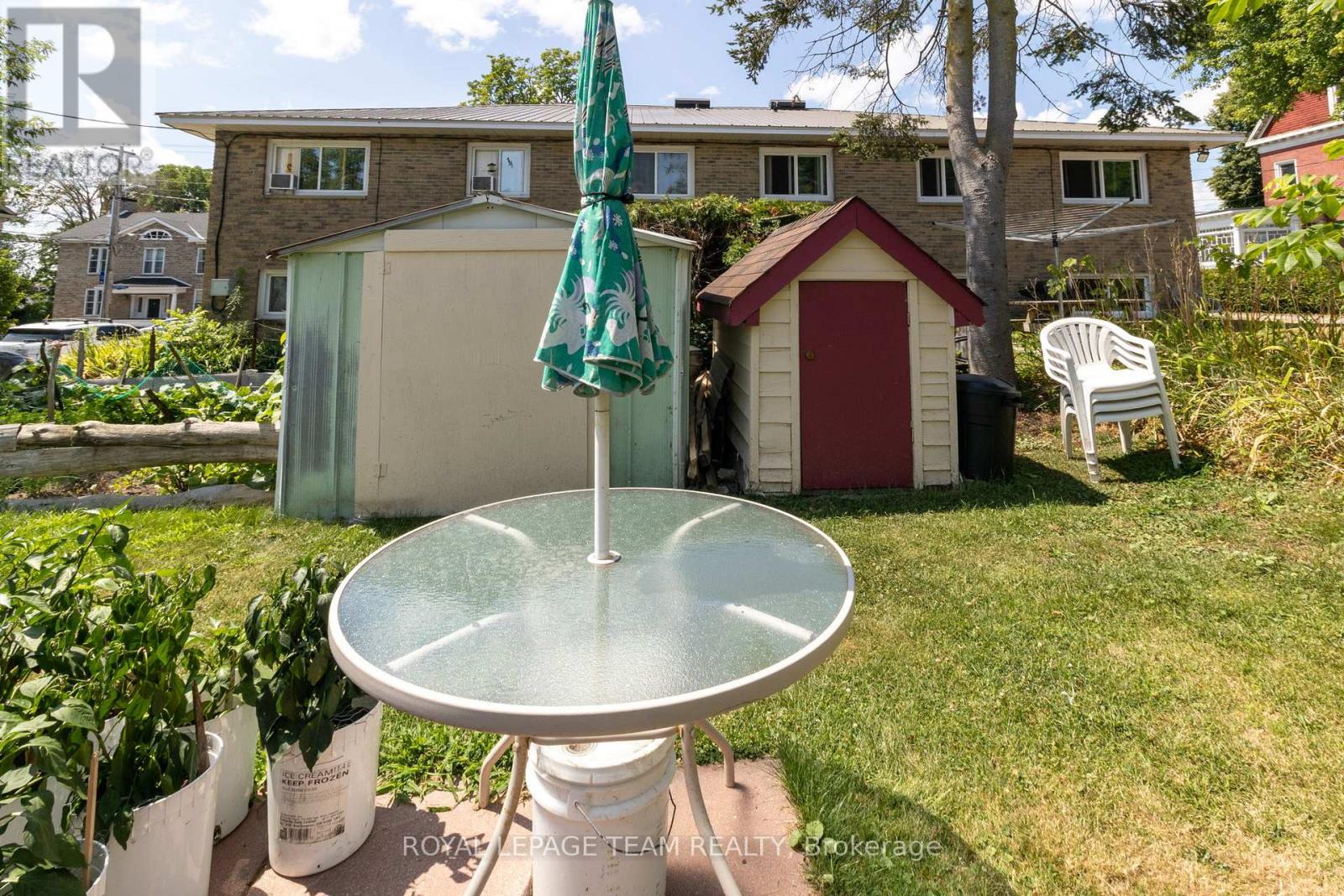 Photo 18 of 122 Dibble Street E, Prescott ON