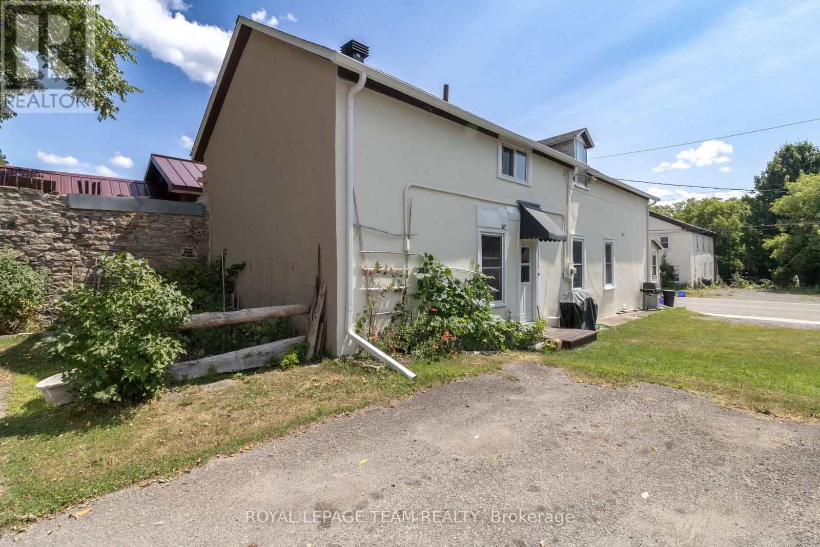 Photo 7 of 122 Dibble Street E, Prescott ON