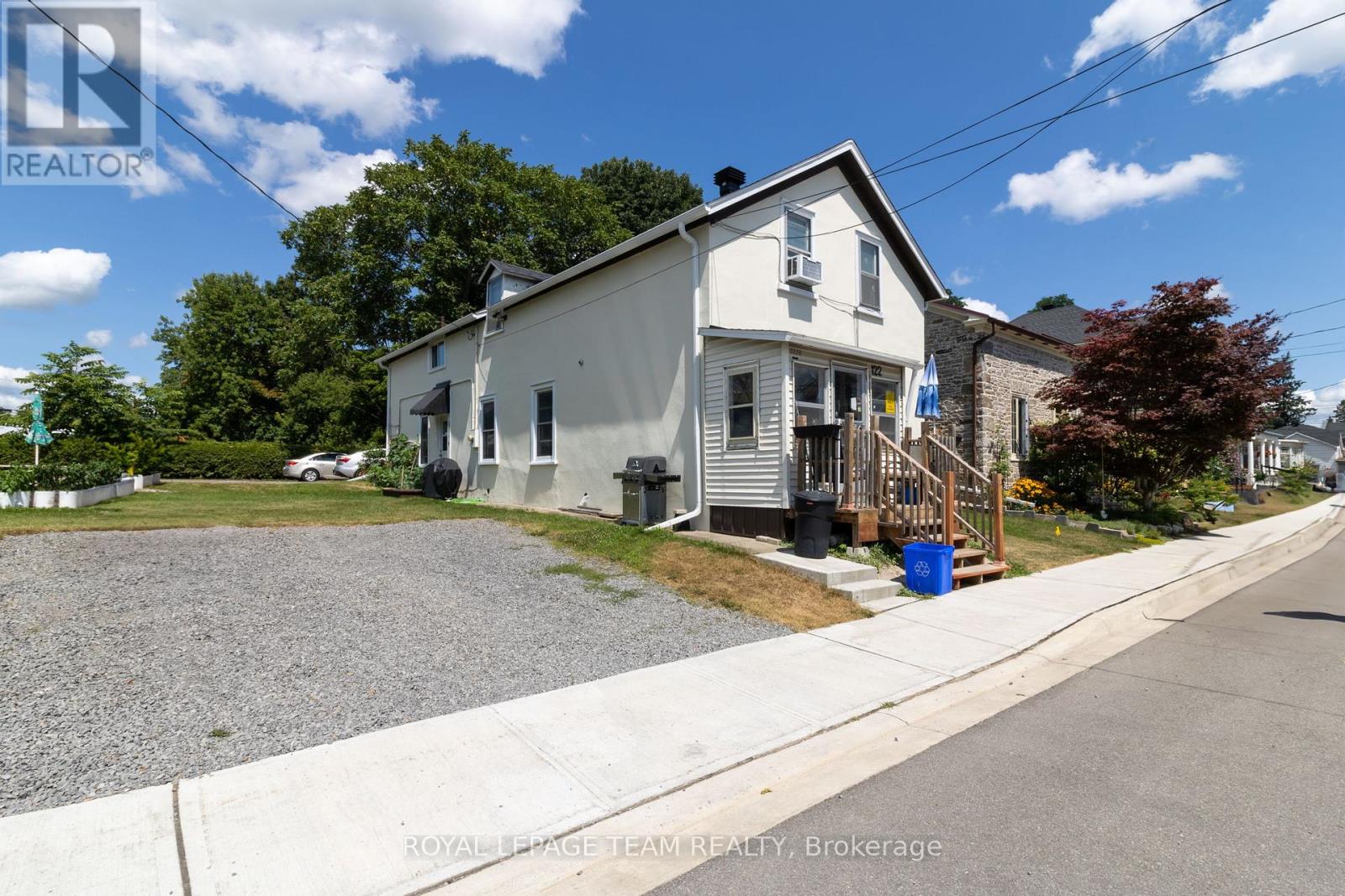 Photo 11 of 122 Dibble Street E, Prescott ON
