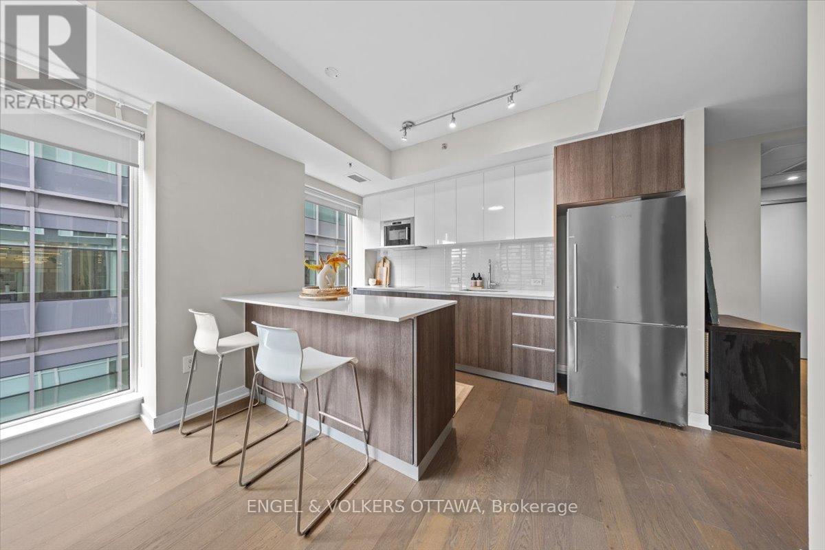 European inspired 2-toned kitchen