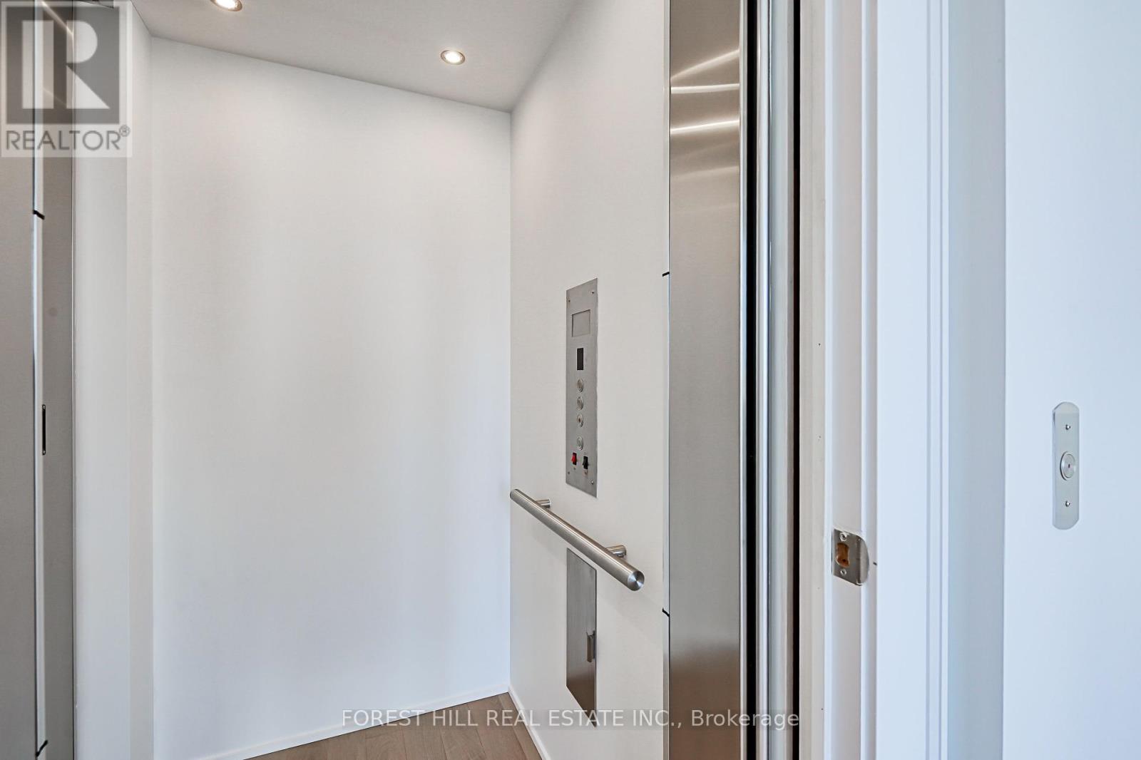 Photo 30 of Gph 18 118 Merchants Wharf, Toronto ON