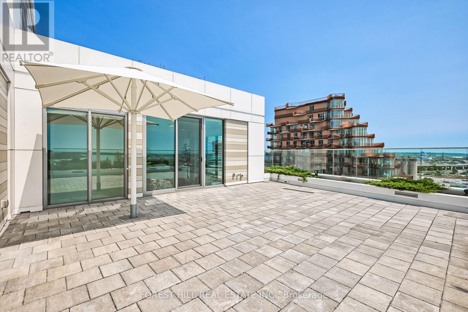 Photo 31 of Gph 18 118 Merchants Wharf, Toronto ON