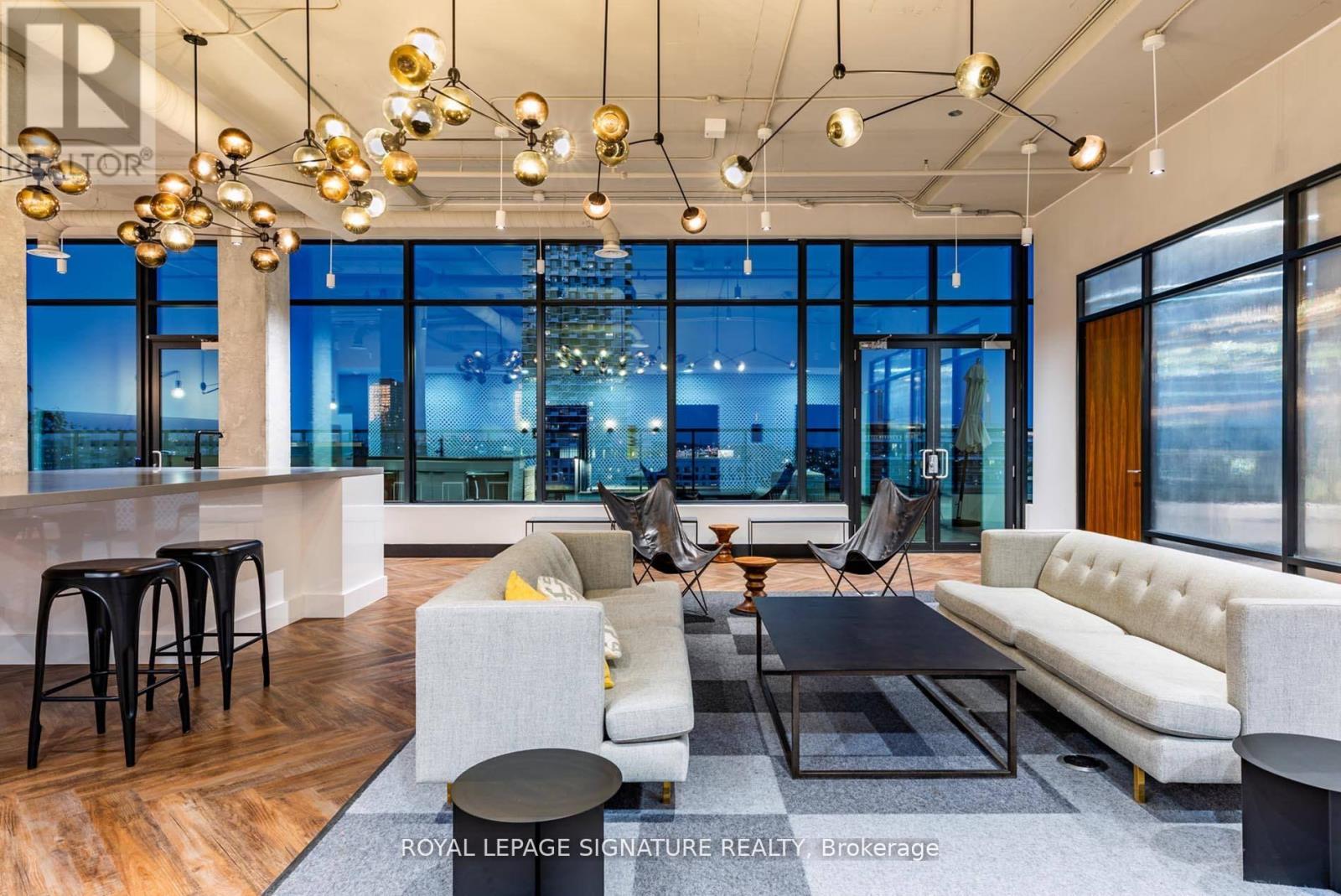 Photo 2 of 615 130 Queens Quay E, Toronto ON
