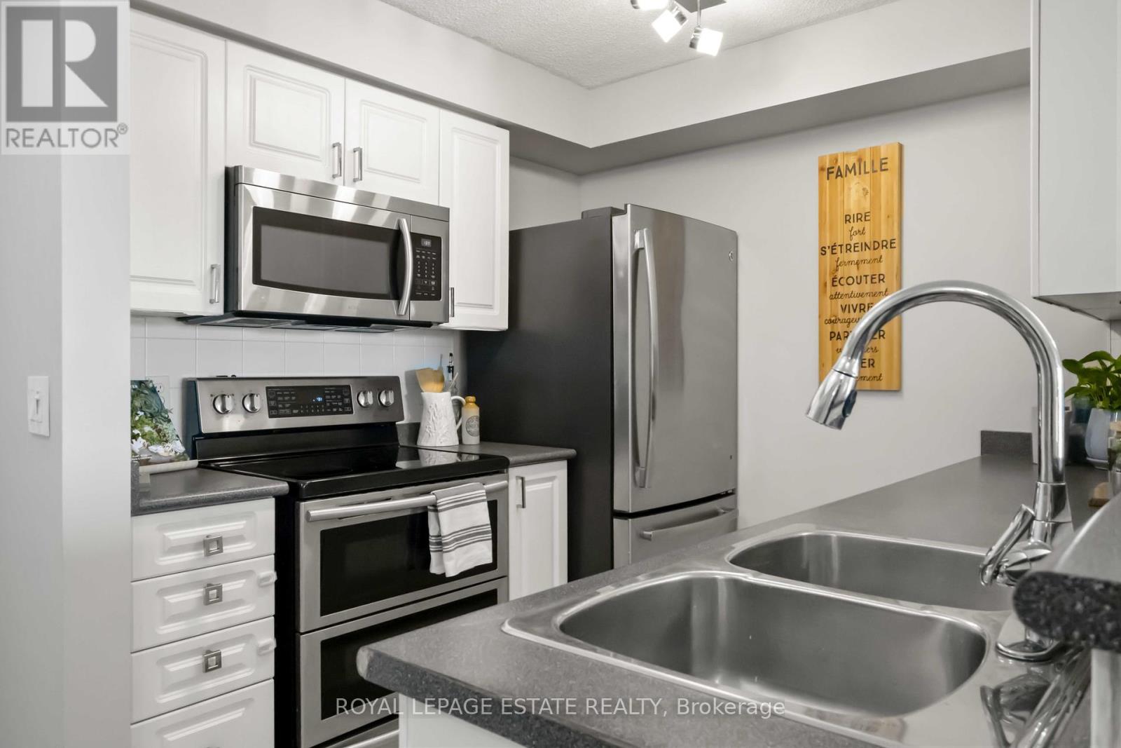 Photo 11 of 325 684 Warden Avenue, Toronto ON