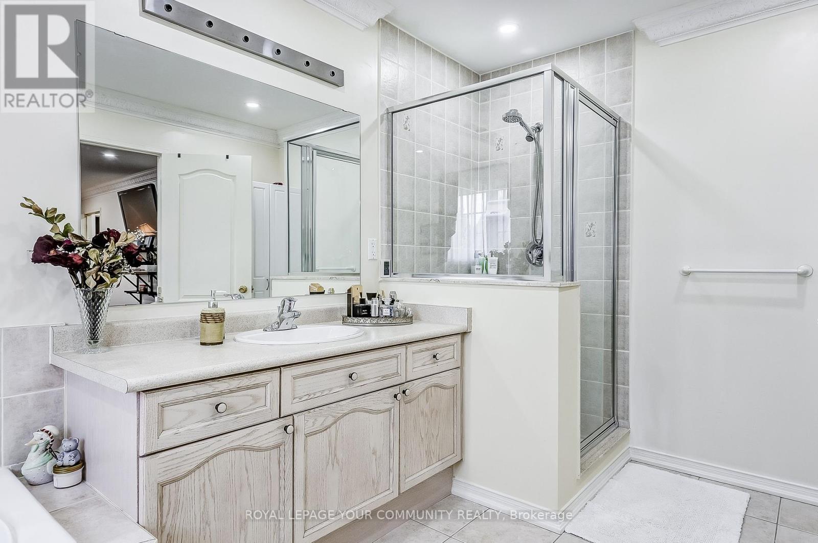 Photo 32 of 14 Poulton Avenue, Ajax ON