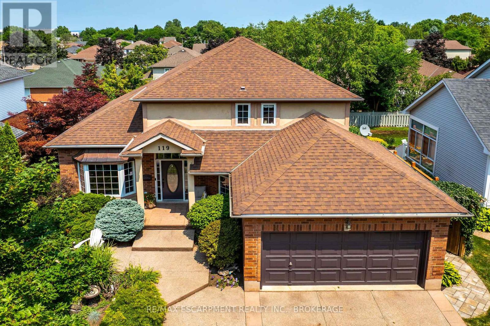 Photo 36 of 119 Dorchester Drive, Grimsby ON