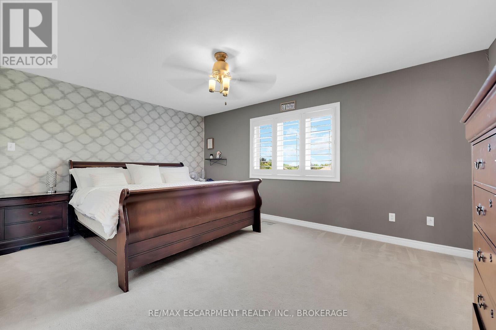 Photo 40 of 119 Dorchester Drive, Grimsby ON