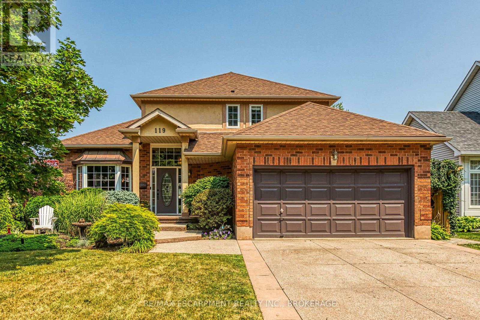 Photo 12 of 119 Dorchester Drive, Grimsby ON