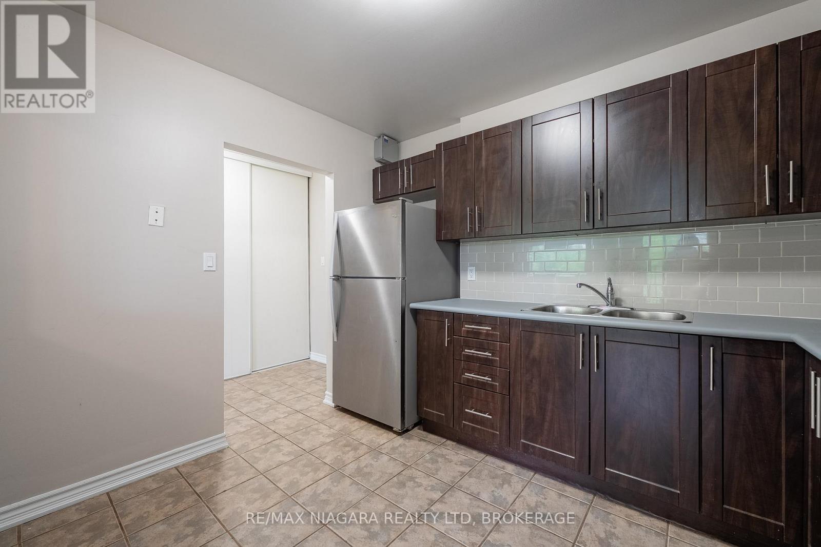 Photo 4 of 316 37 Rykert Street, St Catharines ON