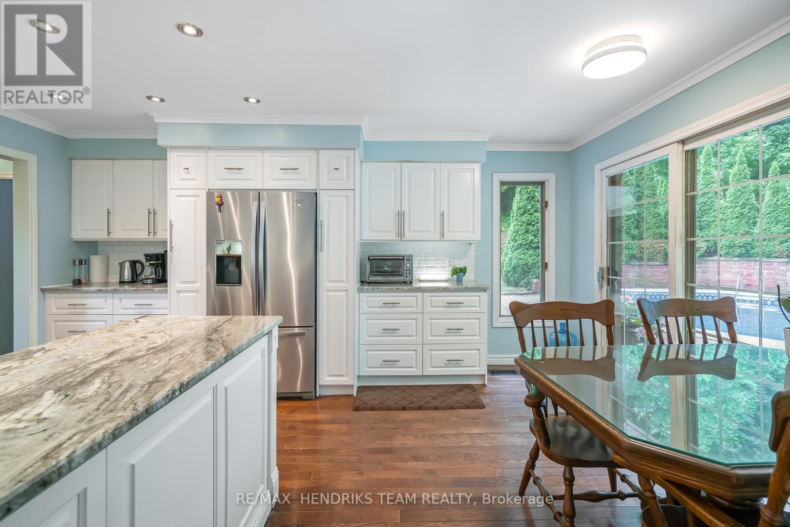 Photo 18 of 8 Sunhaven Court, Hamilton ON
