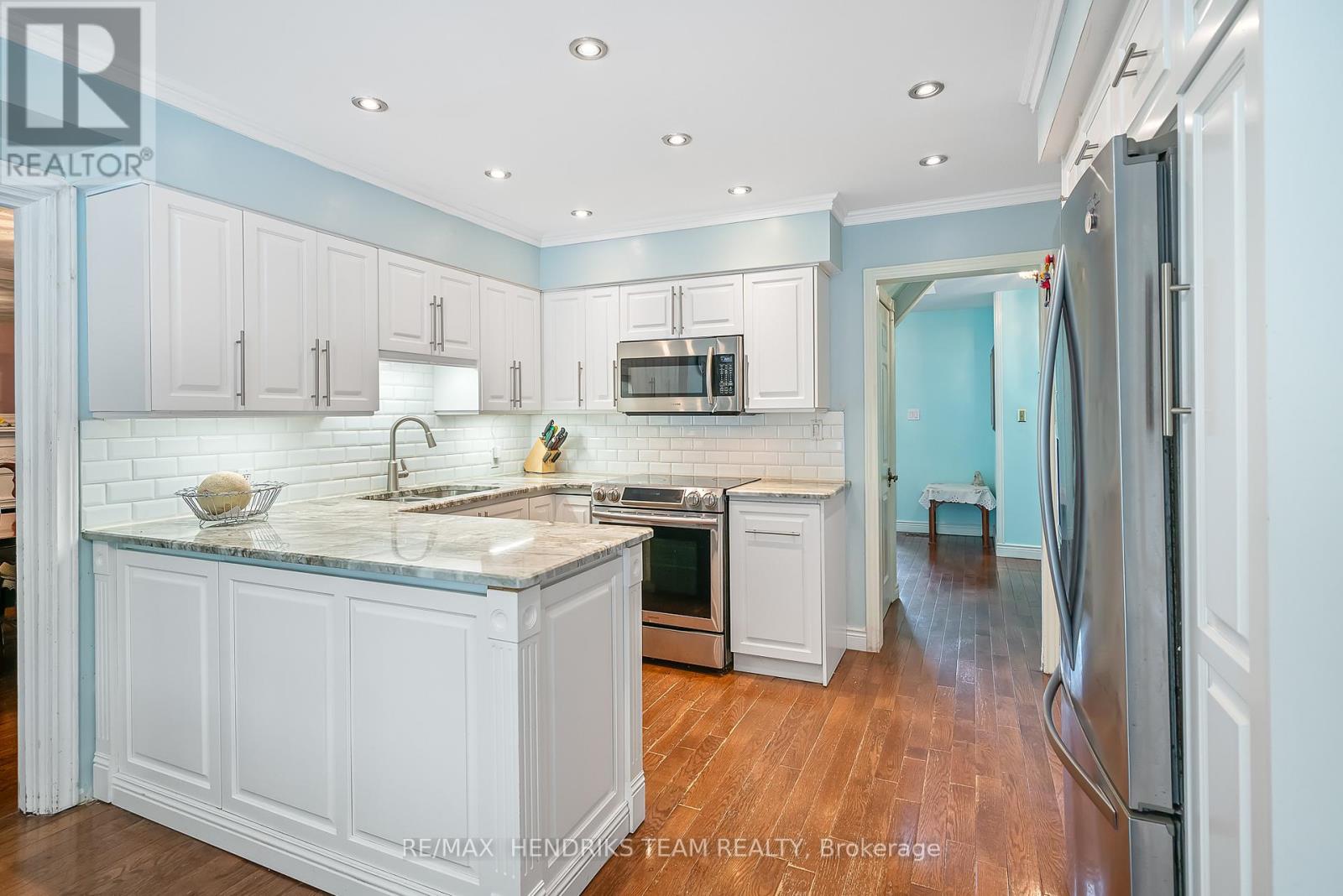 Photo 21 of 8 Sunhaven Court, Hamilton ON