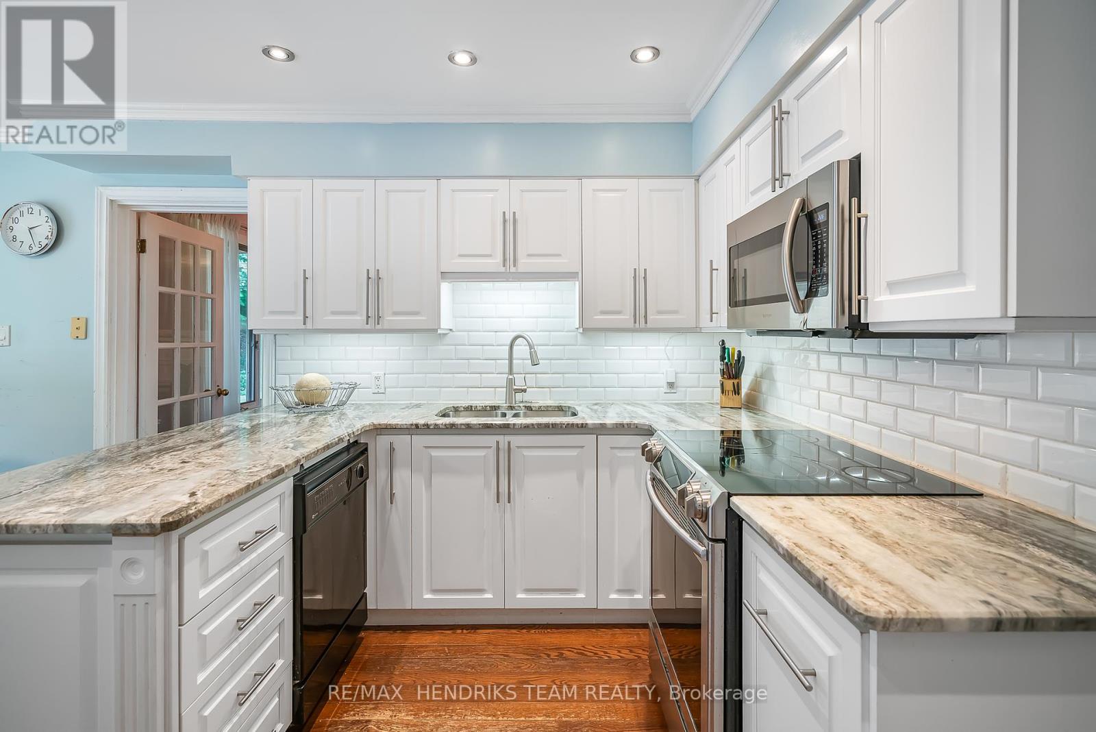 Photo 22 of 8 Sunhaven Court, Hamilton ON