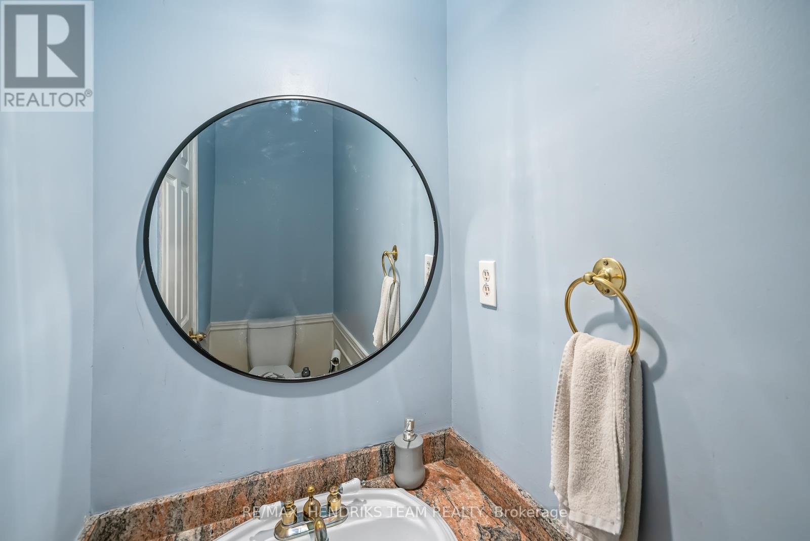 Photo 27 of 8 Sunhaven Court, Hamilton ON