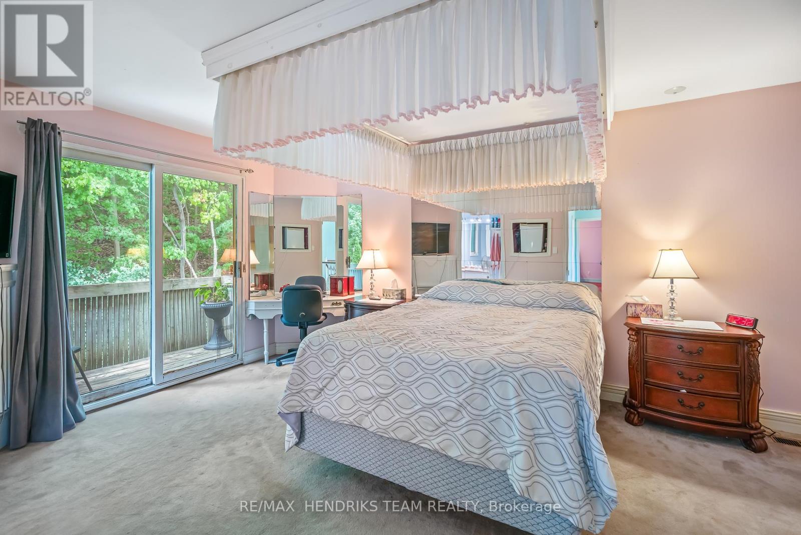 Photo 30 of 8 Sunhaven Court, Hamilton ON