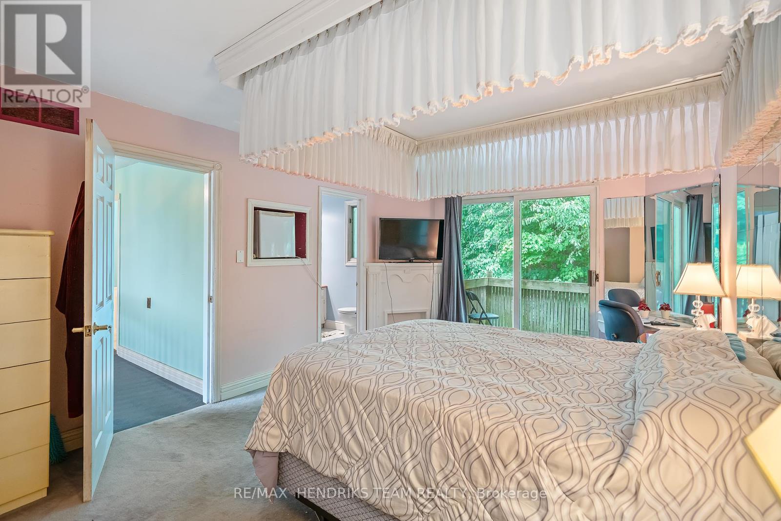 Photo 31 of 8 Sunhaven Court, Hamilton ON
