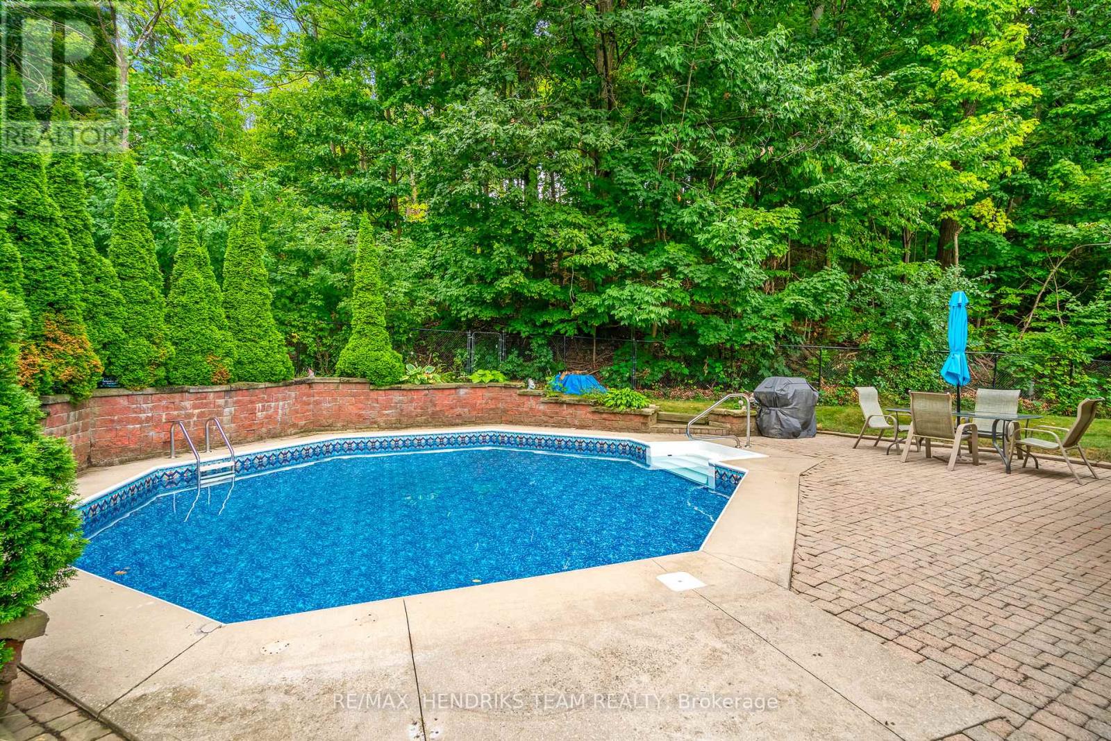 Photo 6 of 8 Sunhaven Court, Hamilton ON