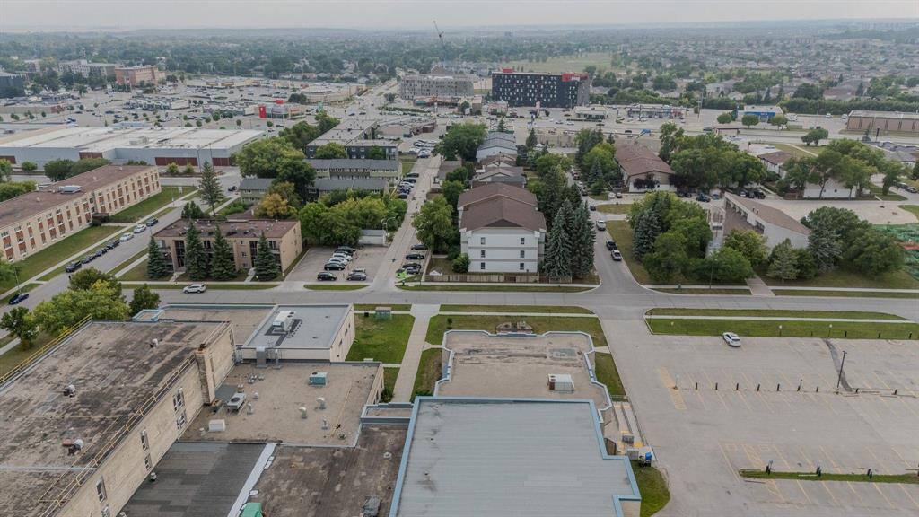 Photo 25 of 5 A 932 Summerside Avenue, Winnipeg MB