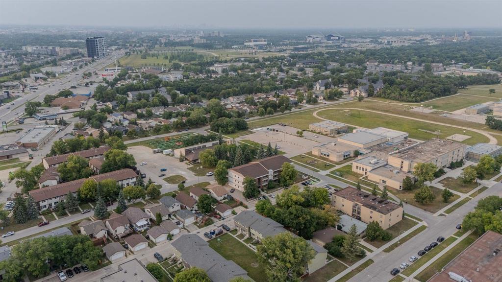 Photo 27 of 5 A 932 Summerside Avenue, Winnipeg MB