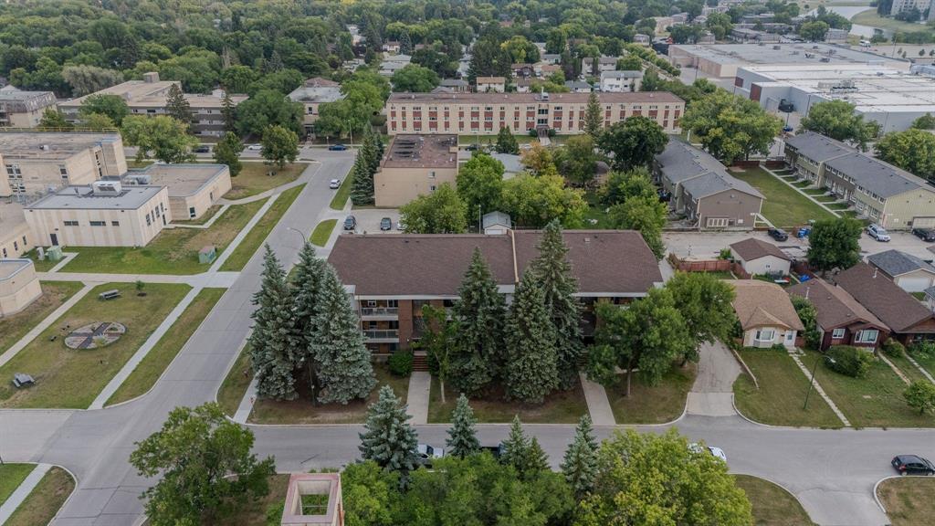 Photo 29 of 5 A 932 Summerside Avenue, Winnipeg MB
