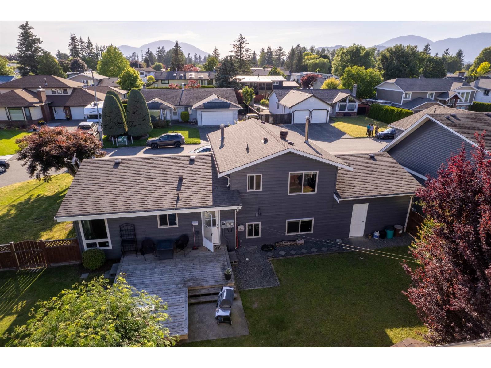Photo 13 of 46187 Christina Drive Sardis East Vedder, Chilliwack BC