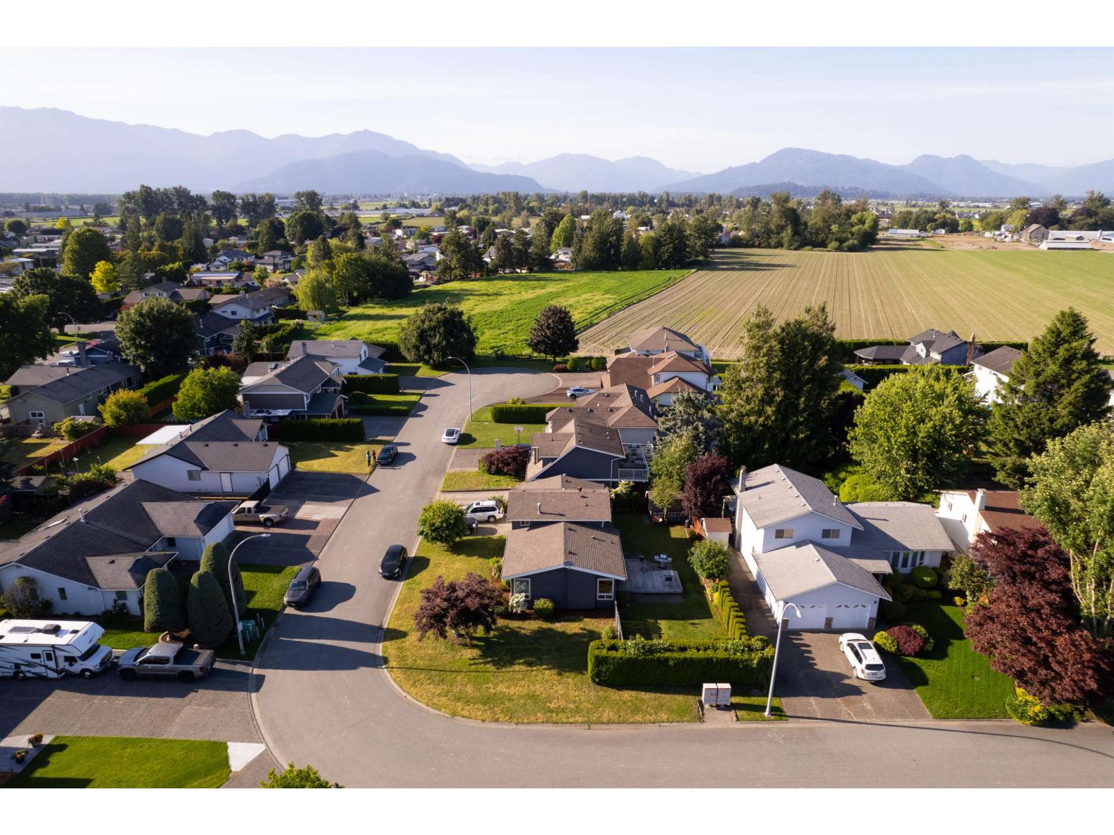 Photo 5 of 46187 Christina Drive Sardis East Vedder, Chilliwack BC
