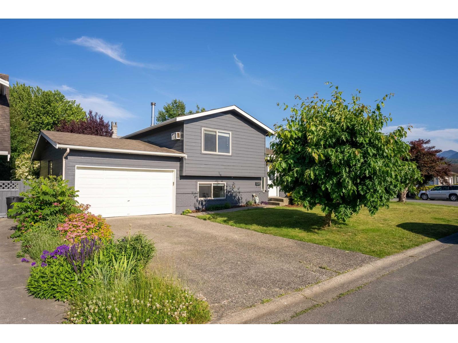 Photo 8 of 46187 Christina Drive Sardis East Vedder, Chilliwack BC