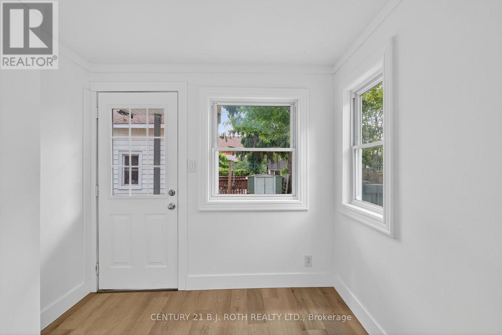 Photo 18 of 153 Laclie Street, Orillia ON