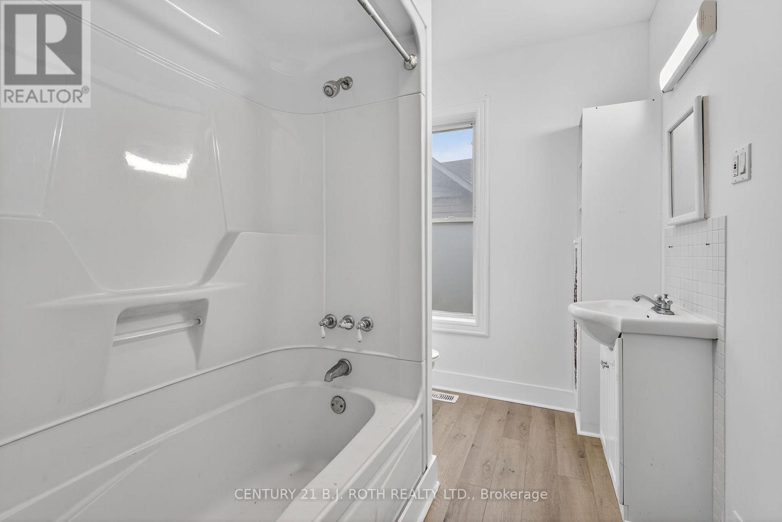 Photo 20 of 153 Laclie Street, Orillia ON