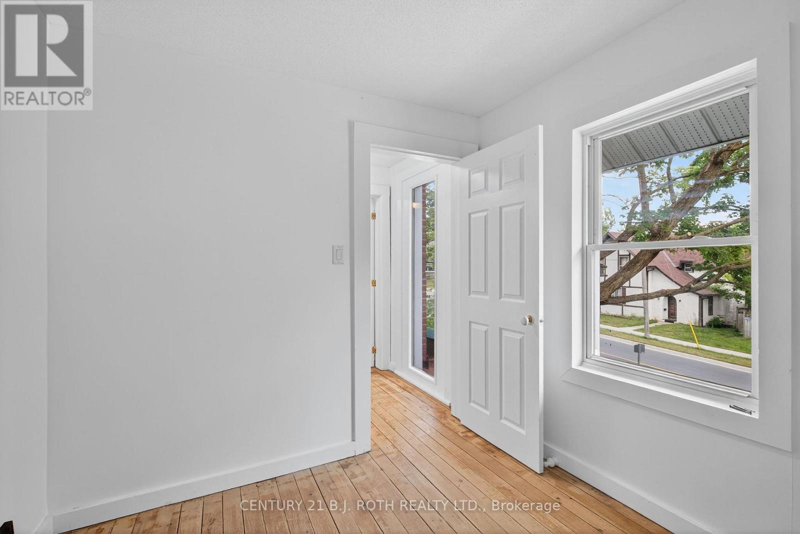 Photo 2 of 153 Laclie Street, Orillia ON