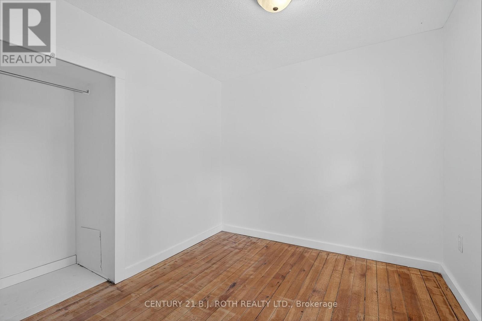 Photo 12 of 153 Laclie Street, Orillia ON