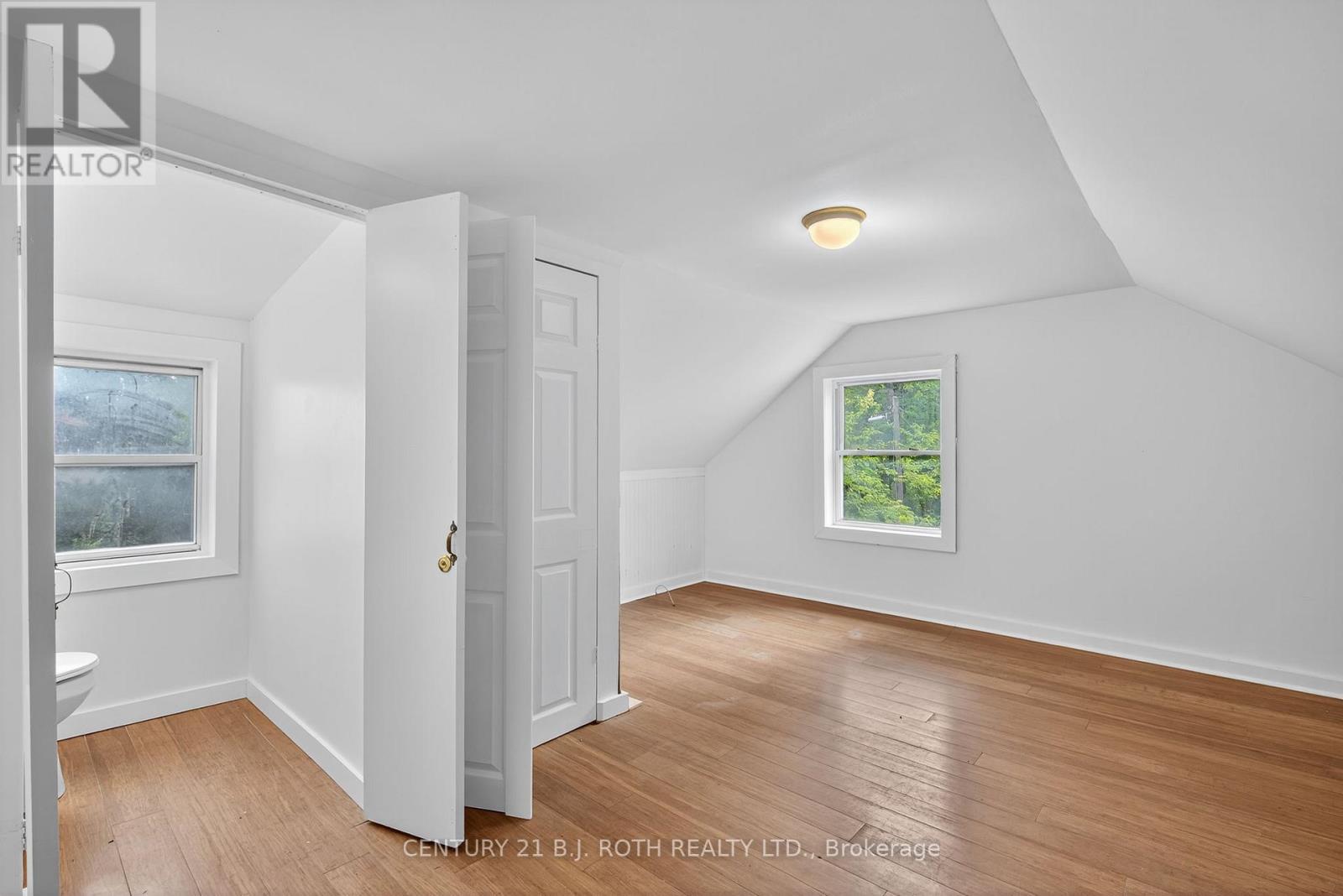 Photo 7 of 153 Laclie Street, Orillia ON