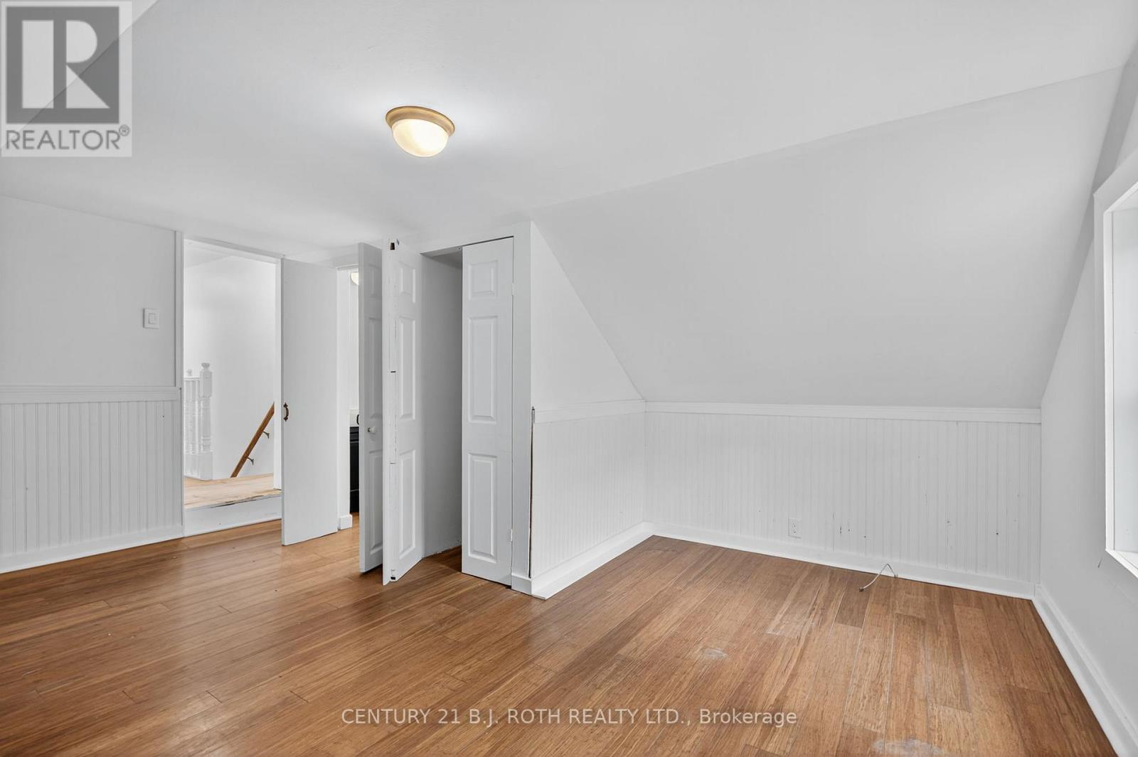 Photo 13 of 153 Laclie Street, Orillia ON