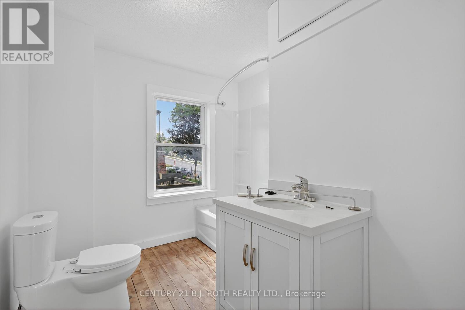 Photo 21 of 153 Laclie Street, Orillia ON